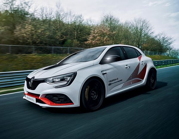 La Renault Mégane R.S. Trophy-R établit un record sur les 20 600 km de la Nordschleife