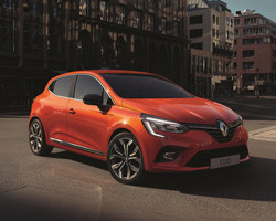 La Renault Clio devant la Peugeot 208 et la Citroën C3 en 2019 en France