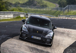 La Porsche Panamera réalise un chrono record de 7 mn 29,81 s sur la Nordschleife