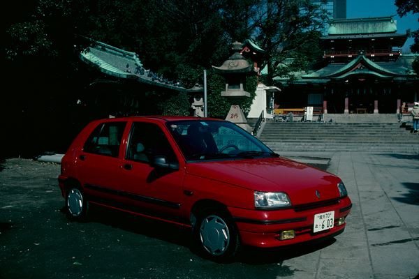 La Renault Clio célèbre ses trente ans