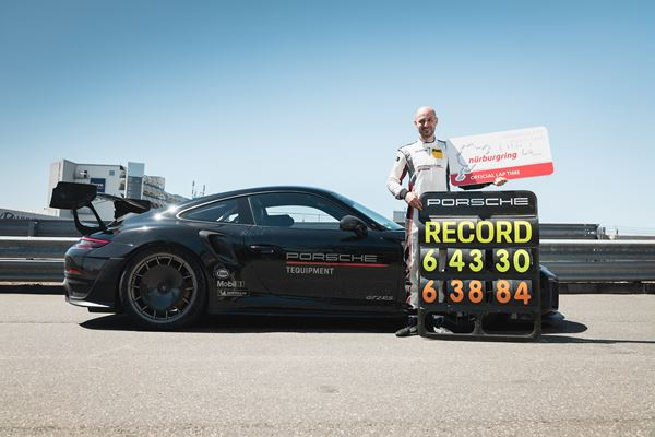 La Porsche 911 GT2 RS kit Performance Manthey boucle les 20,8 km en 6:43,300 min