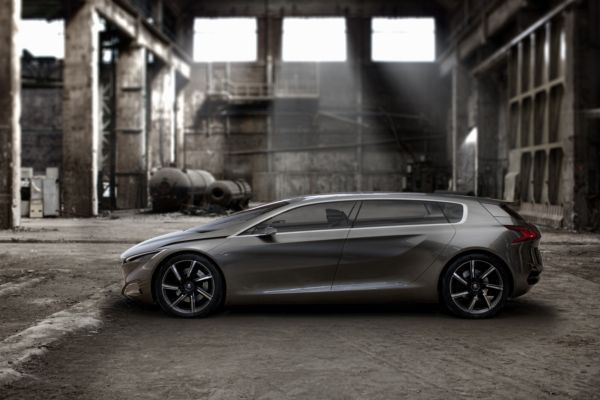 Peugeot dévoile le concept-car HX1 à Francfort