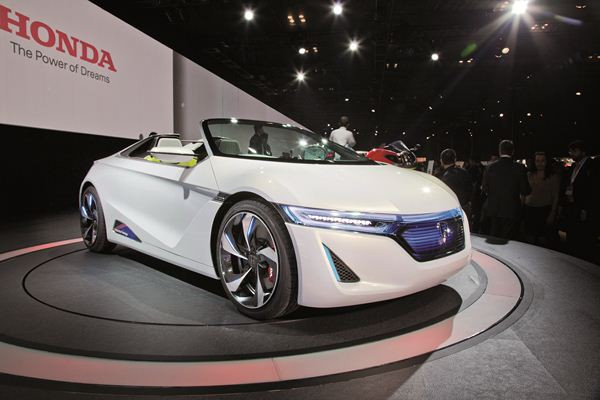 Honda présente le concept de roadster électrique EV-STER au salon de Tokyo