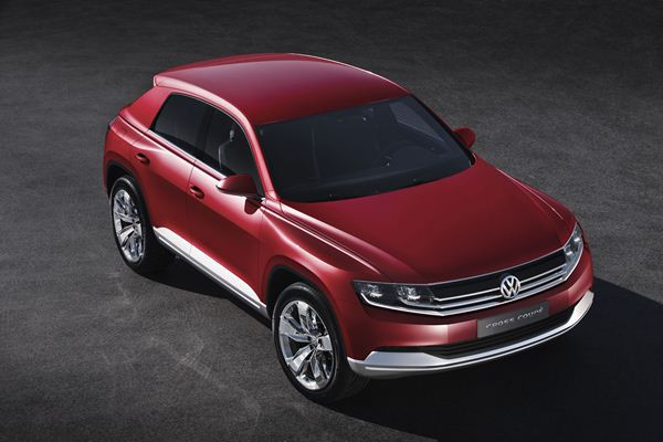 Volkswagen dévoile un concept de SUV hybride diesel rechargeable au salon de Genève