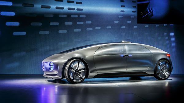 Le prototype F 015 Luxury in Motion illustre la vison Mercedes de la conduite autonome