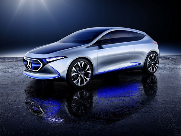 Le show car Mercedes-Benz Concept EQA combine deux moteurs électriques