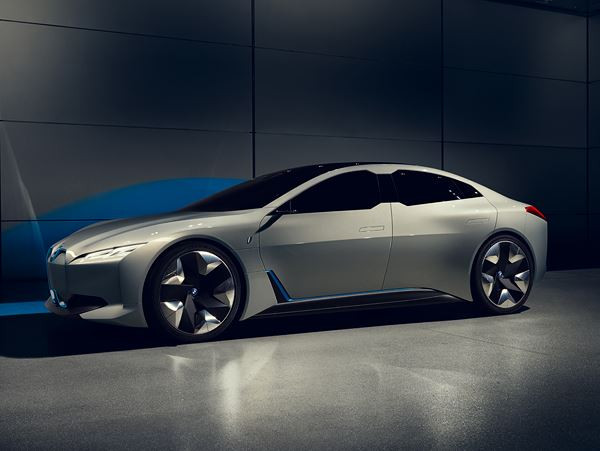 BMW i Vision Dynamics: un coupé quatre portes électrique dynamique