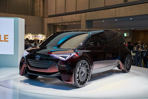 Le concept Toyota Fine-Comfort Ride préfigure une grande berline à hydrogène