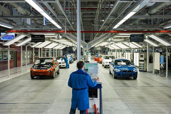Dans les coulisses de la production de la nouvelle BMW i3 électrique