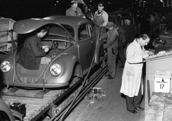 La première Volkswagen Coccinelle est sortie des chaînes il y a 70 ans