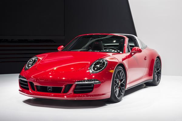 La Porsche 911 Targa 4 GTS fête son lancement au salon de Détroit