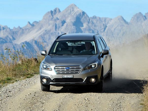 La Subaru Outback affiche un style puissant et une garde au sol généreuse