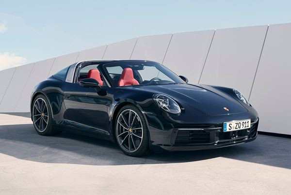 La Porsche 911 Targa se caractérise par le système d'ouverture du toit automatique