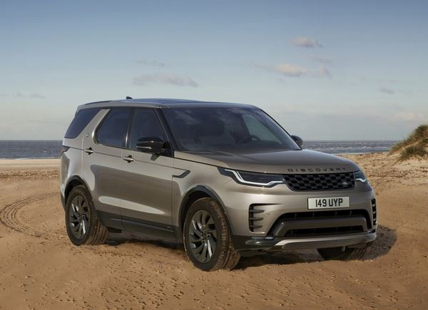 Le grand SUV sept places Land Rover Discovery accentue sa présence sur la route
