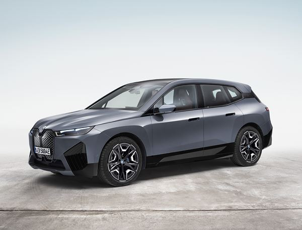 Le grand SAV BMW iX électrique est basé sur un arsenal technologique évolutif