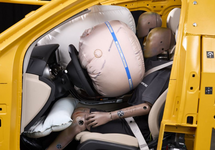 La conduite hautement automatisée nécessite un airbag adaptatif selon la position du conducteur