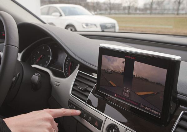 Audi développe un assistant de croisement