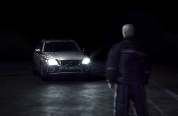 La détection des piétons avec freinage automatique Volvo devient opérationnel de nuit