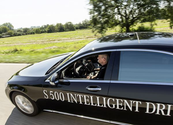 La Mercedes-Benz Classe S Intelligent Drive effectue un parcours autonome sur 100 km