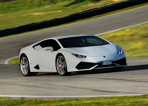 La Lamborghini Huracán allie la puissance d’une supercar à l’intelligence d’un superordinateur