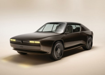 Le show-car R17 electric réinterprète le coupé sportif Renault 17 né en 1971