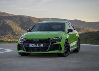 Le modèle compact sportif haut de gamme Audi RS 3 Sportback s'offre une mise à jour